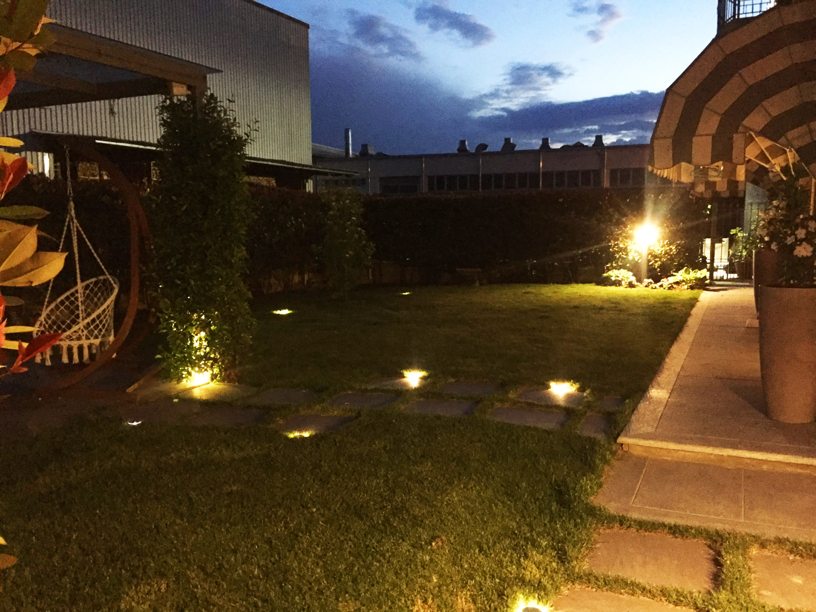 Dettagli Giardino in villa con la nuova illuminazione a led a Savigliano (CN)
